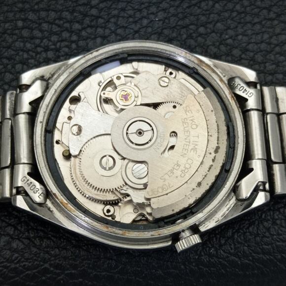 Vintage 1977 Seiko Automatic Mens Silver Watch W/daydate & Red accents - Picture 10 of 10